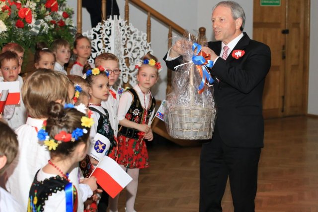 b_1024_768_0_00_images_2022_2023_3maja_gminne_344543587_2569436496538803_5683559313316097545_n